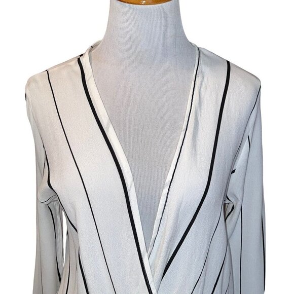 HONEY PUNCH WOMEN WHITE BLACK STRIPED WRAP BLOUSE STYLE T1758C SIZE SMALL V NECK - Picture 2 of 9